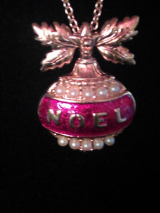 Avon's Noel Necklace