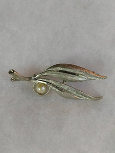BSK Vintage Nature Pin Pearl On Leaf set in Silvertone. Lasting Quality  Unique Designer Jewelry...