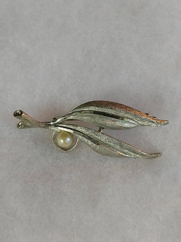 BSK Vintage Nature Pin Pearl On Leaf set in Silvertone. Lasting Quality  Unique Designer Jewelry...