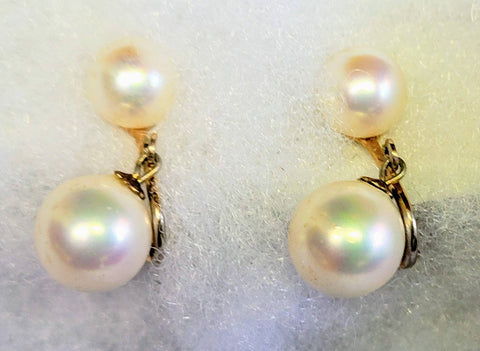 Pretty Pearl's Swinging like The Sixties Earrings..!