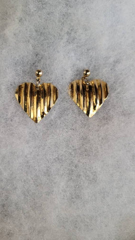 Vintage Valentines Heart Golden Earrings Scored Delicious Delicate Design Petite Pretty