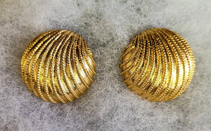 Napier Golden Shell Earrings Classic  Vintage Style  Sixties Sensational
