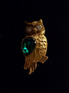 Avon Sparkling Emerald Owl Pin