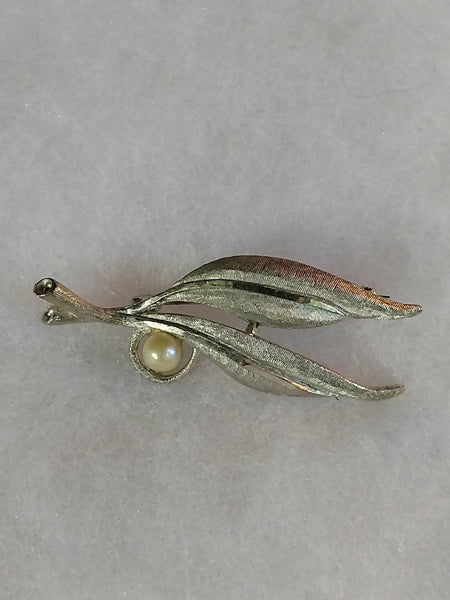 BSK Vintage Nature Pin Pearl On Leaf set in Silvertone. Lasting Quality  Unique Designer Jewelry...