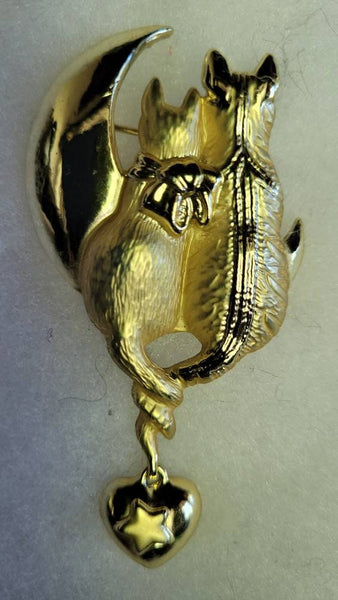 AJC "Catlovers Catails" Beautiful  Romantic Over the Moon Vintage Brooch