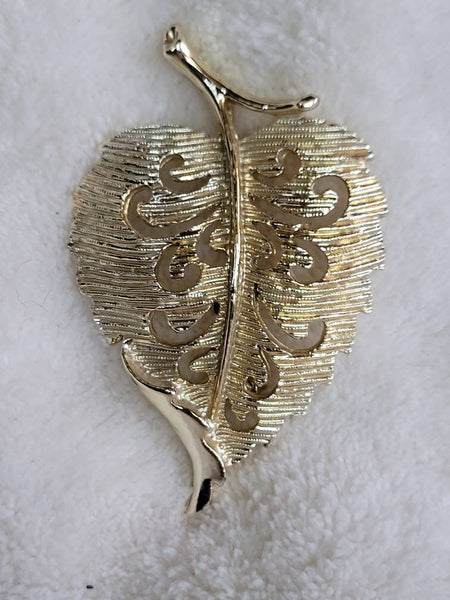 Designer "Gerrys" Golden Leaf Pin 60s Special