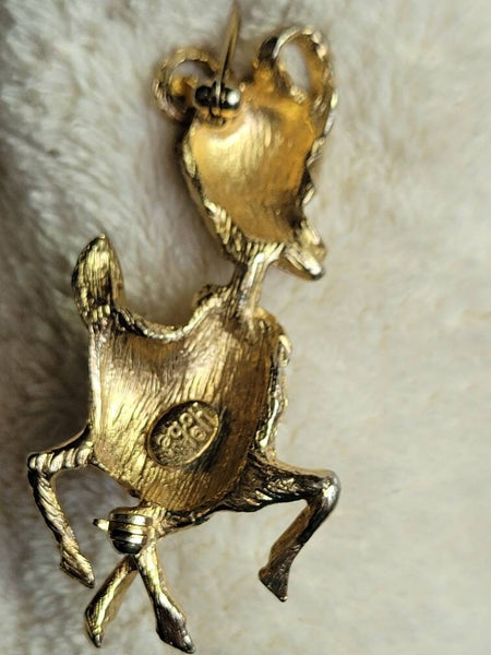 Hobe' Wildlife circa 1950s Golden Era Pin