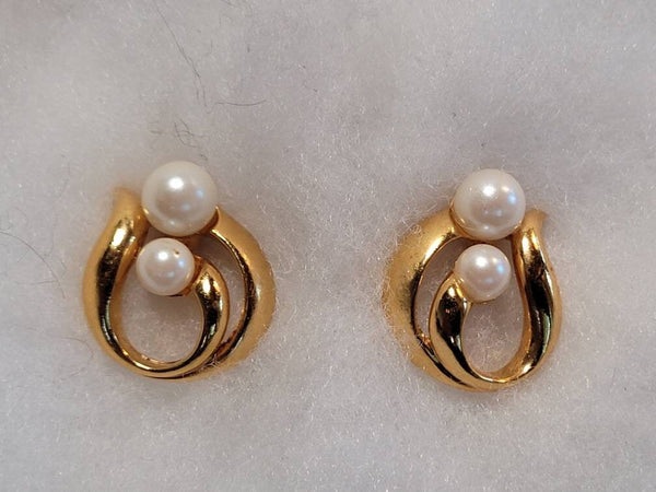 Monet Vintage  Pearl Elegant Earrings