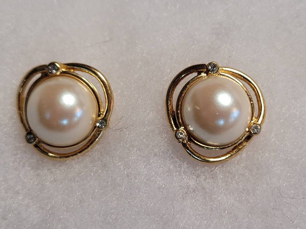 Monet Magnificent  Pearl & Rhinestone  Picture  Perfect Vintage  Post...