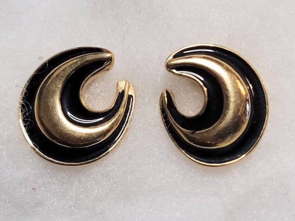 Monet Sharp Vintage  Black & Gold C Swirl
