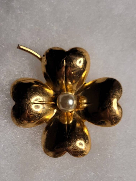Four Leaf Golden Clover Pearl Lovers Adorable Vintage Brooch