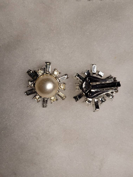 Richelieu Vintage Stunning Sparkle & Pearl Earrings