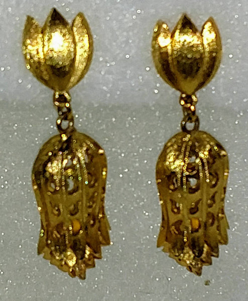 Trifari 70s Golden Rare Solid Swinging Earrings