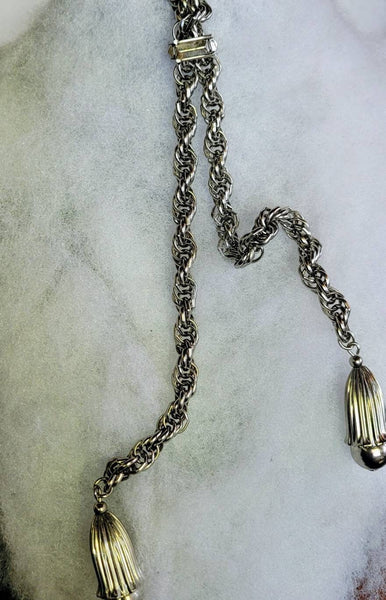 Fun with This Fifties Classic Neckware..!