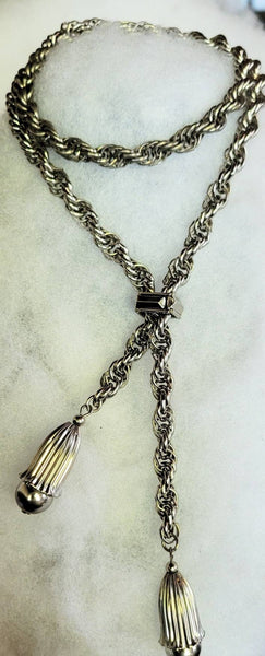 Fun with This Fifties Classic Neckware..!