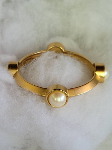 Unique Pearl And Gold 50s Deco on The Style Dial