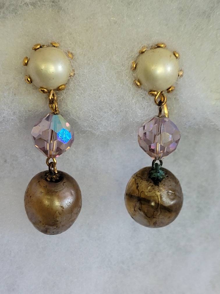 Darling Dangling  Pearl's & Co. Vintage EARRINGS Delicate Delightful  Design