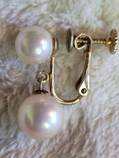 Pretty Pearl's Swinging like The Sixties Earrings..!