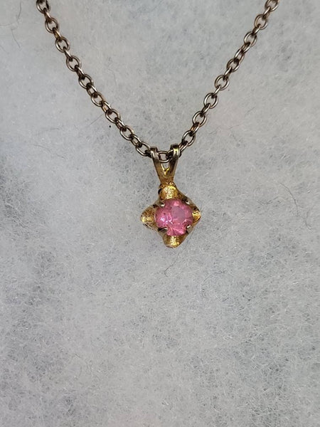 PoPing Pink Vintage Single Stone Necklace