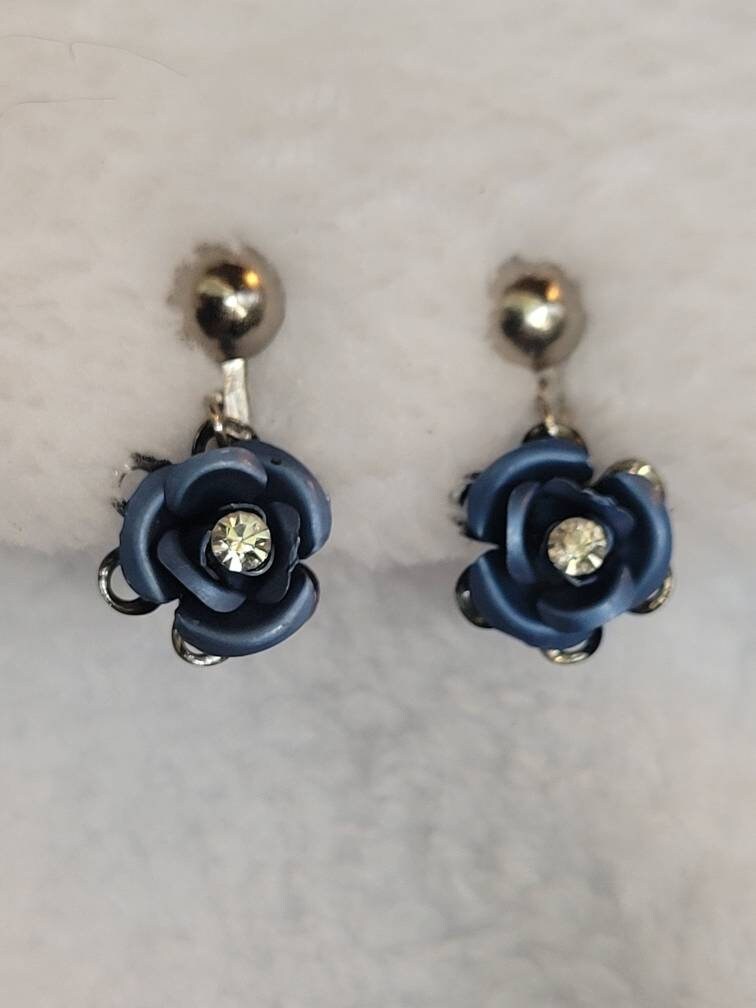 Blue Metal Rhinestones & Roses Earrings...