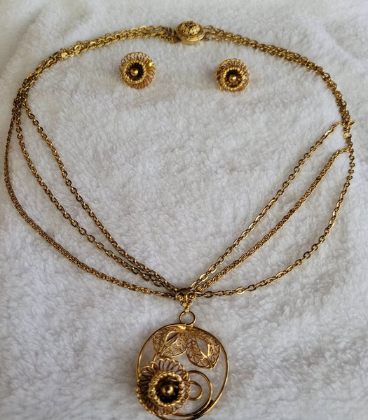 Coro Gold Gorgeous  Paure Set. 1970s Rocks