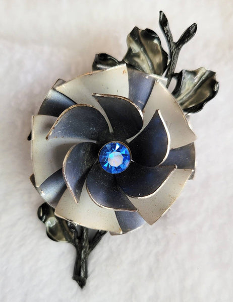 Coro Classic Grey Rose Brooch