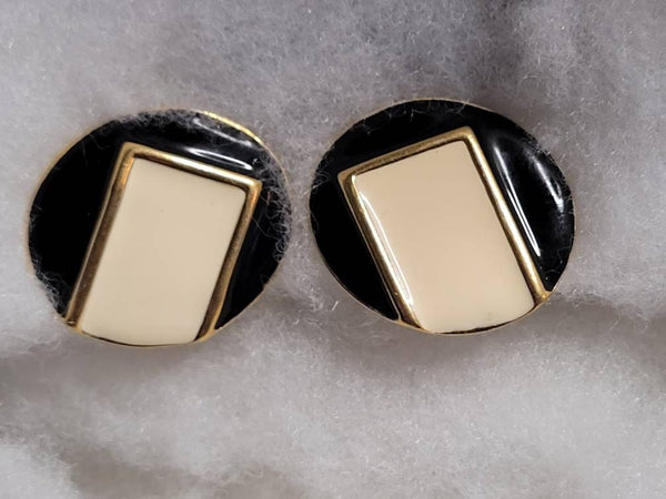 Monet Magnificent  Vintage 70s Black & White Elegant Enamel Earwear