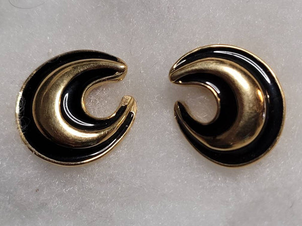 Monet Sharp Vintage  Black & Gold C Swirl
