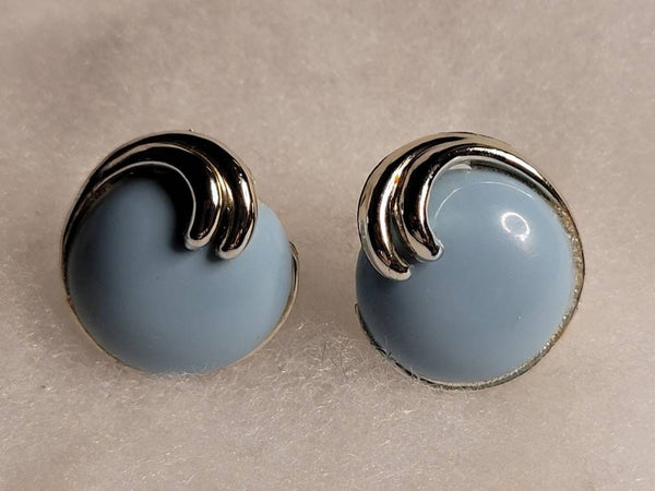 Featherweight Fashion Forties Style Baby Blu Earrings