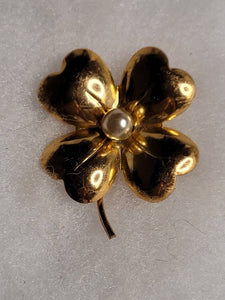 Four Leaf Golden Clover Pearl Lovers Adorable Vintage Brooch