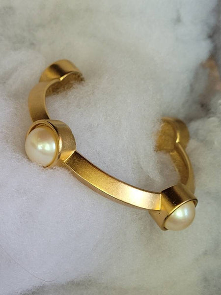 Unique Pearl And Gold 50s Deco on The Style Dial