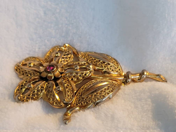 Golden Flower Brooch Vintage Detail