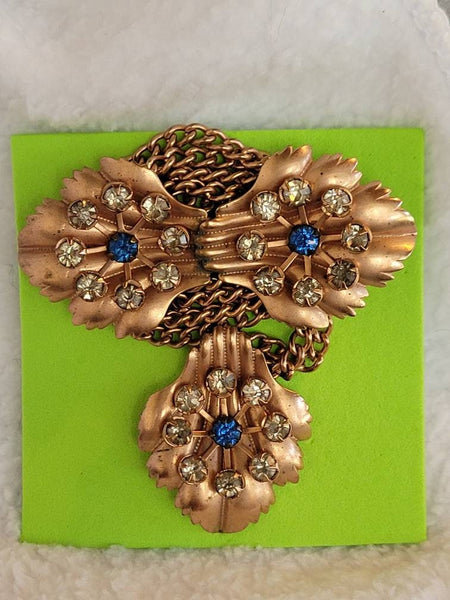 Tre' Chic  Chatelain Edwardian Style Pin