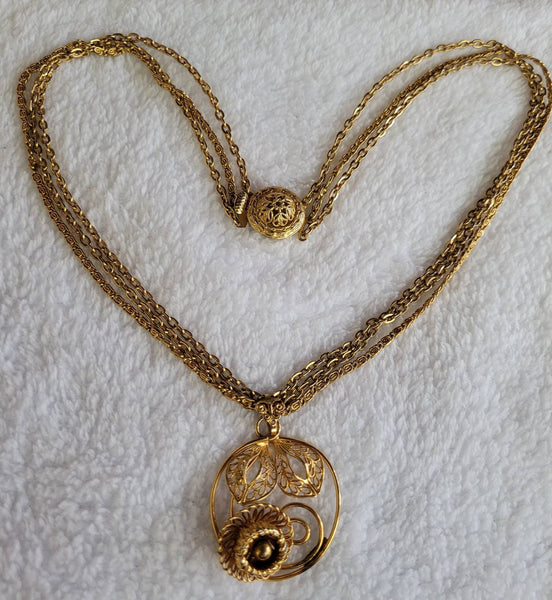 Coro Gold Gorgeous  Paure Set. 1970s Rocks