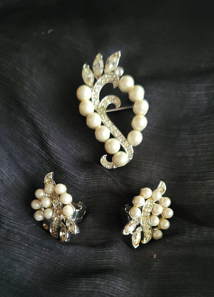 Magnificent Marvella Pearl & Rhinestone Parure Mid Century Magic. !