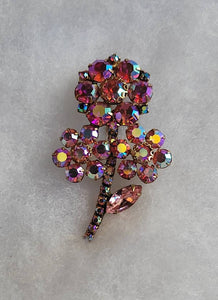 Weiss AB Stunner..! Vintage Sparkling Pin 1940s