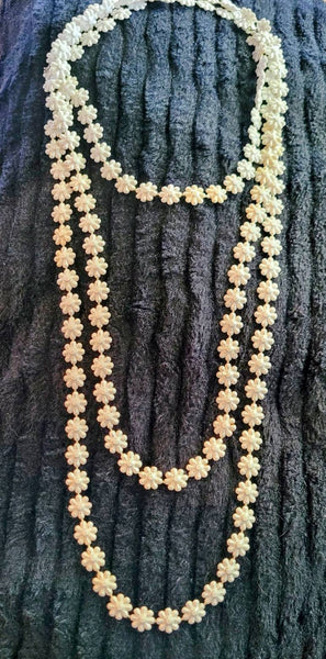 Deco Roaring Twenties & Thirties Early Vintage White Flapper Necklace 86 in..!