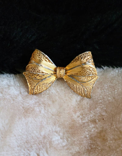 20s Pin Antique Gold Filligree Bow... Roaring 20s Beautiful Bow Pin