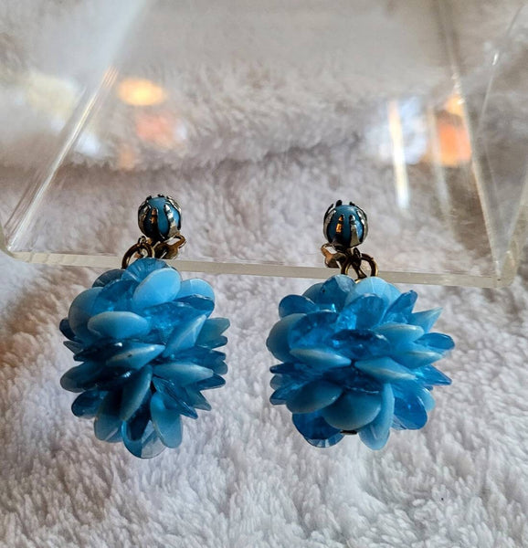 1960s Fantasic Plastic Classics... Beautiful Shades  of Blue Fun Bouncing Ear Bob's.!