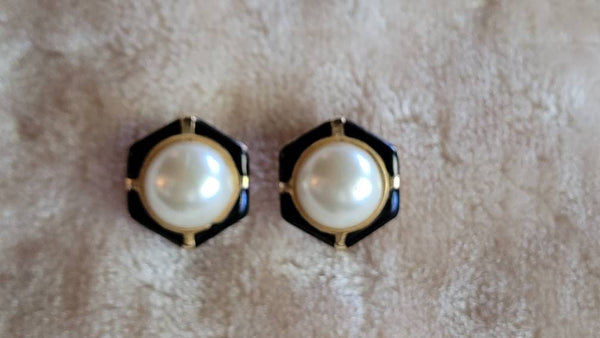 Black Lacquer Framed Pearl Carbachon Trimmed in Gold Sixties Style