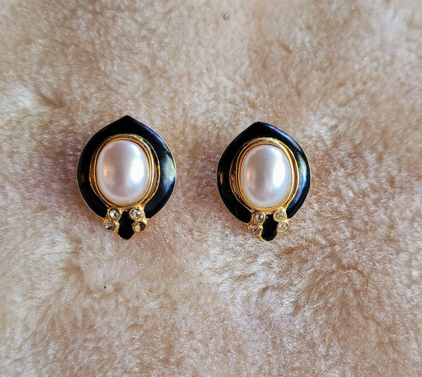 Black Lacquer Framed Pearl Carbachon Trimmed in Gold Sixties Style