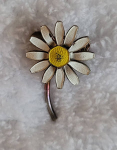 Flower Power. ! 1.5 in White Enamel Daisy Pin... Happy 60th Birthday 1960s  Vintage Jewelry..!