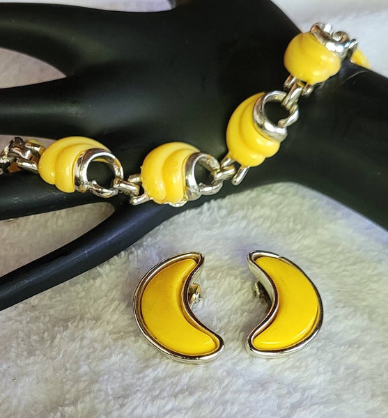 Sunshine Yellow 1950s Thermoset Lucite Set Earrings with Bracelet