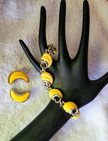 Sunshine Yellow 1950s Thermoset Lucite Set Earrings with Bracelet