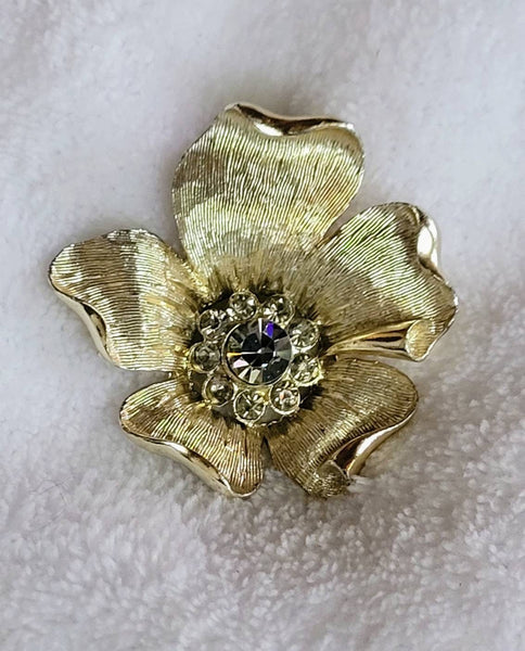 The Golden Era Floral Pin Scored Golden Leaves with a Center of Sparkling Stones Stunning Style. !