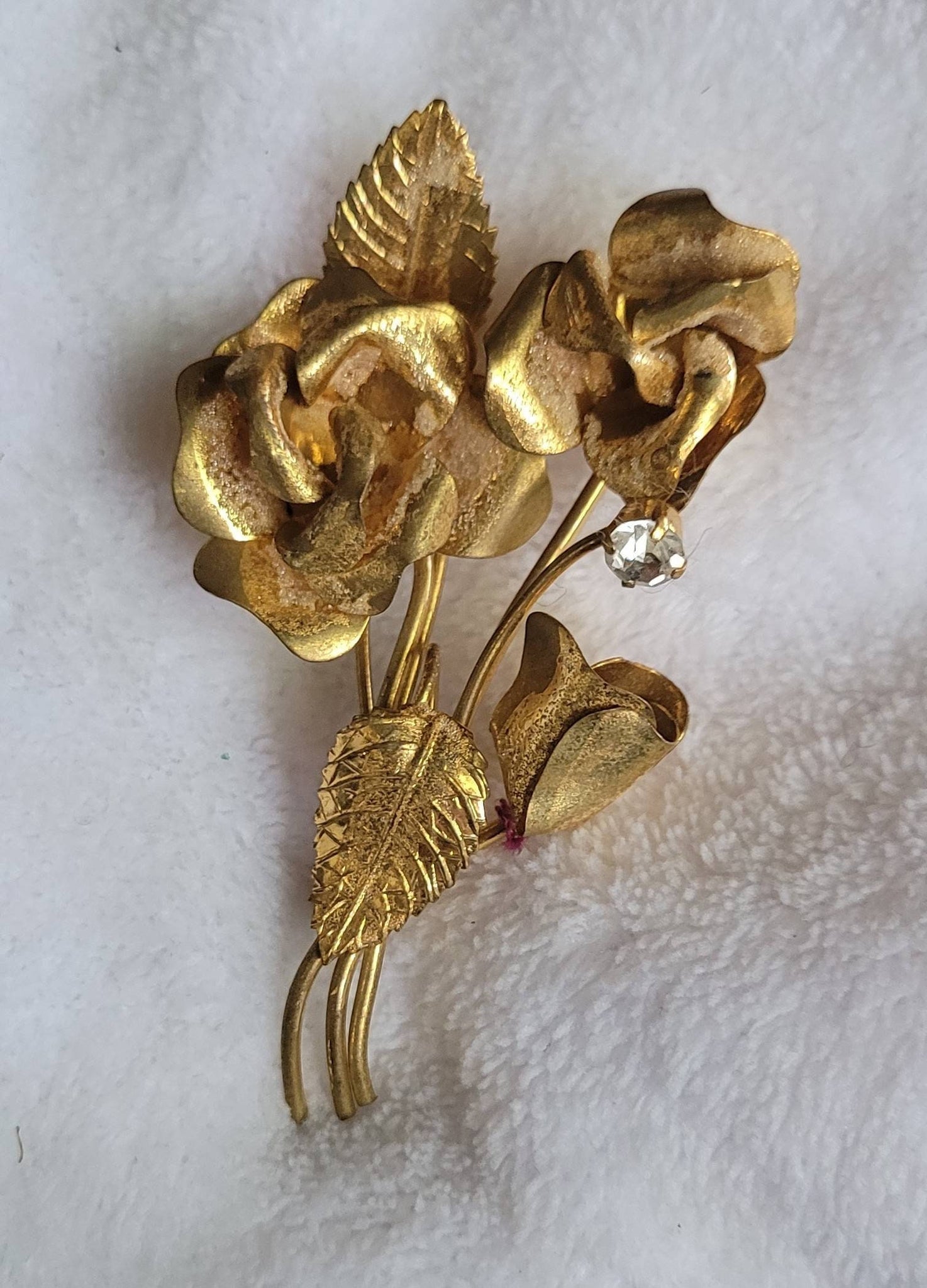 Golden Era Floral Pin Three Golden Rosebuds Crystal Rhinestones 1950