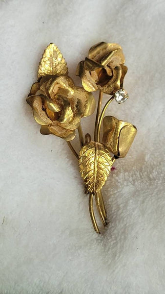 Golden Era Floral Pin Three Golden Rosebuds Crystal Rhinestones 1950