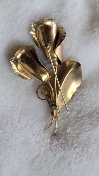 Golden Era Floral Pin Twin Muted Golden Rosebuds. Scored Leaves with Pearl