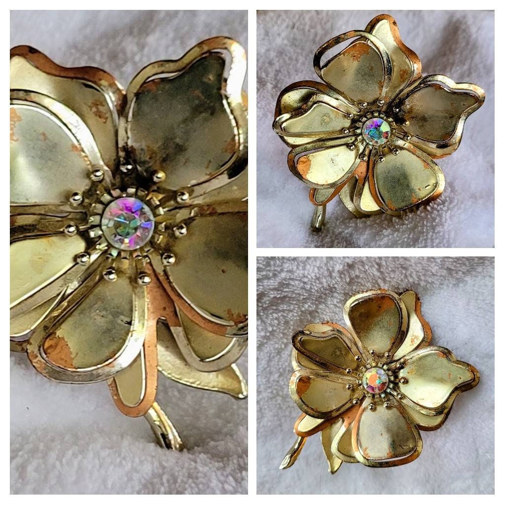 Golden Era Floral Brooch Goldplate over Copper Beautiful Arora Borialis Center Stone...