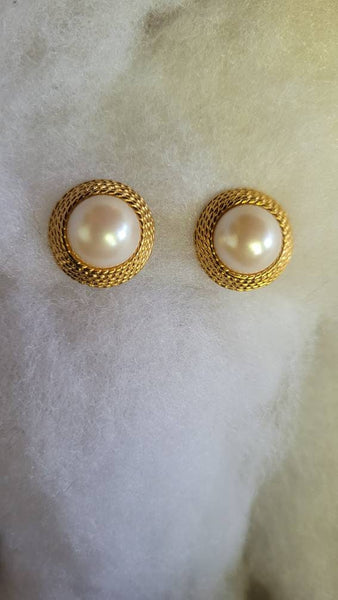 Napier Pearl Set in Beautiful Gold Vintage Class with Quality